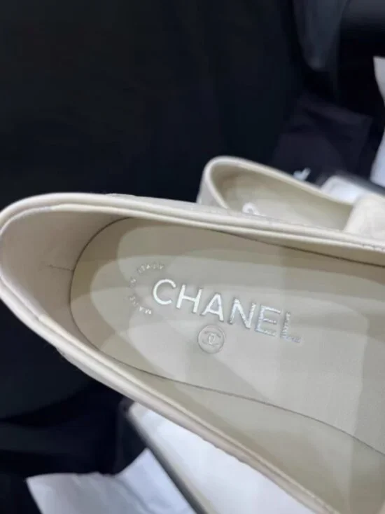 Chanel Platform Loafers | Off-White Quilted Leather, Size 37 (US 7) - Picture 7 of 9